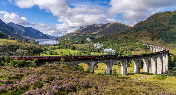 Glenfinnan Railway Viaduct in Scotland Harry Potter 600x325