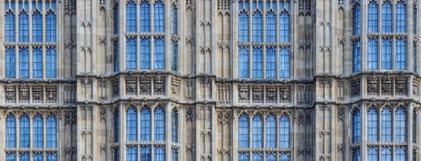 houses of parliament lorenzo spoleti unsplash